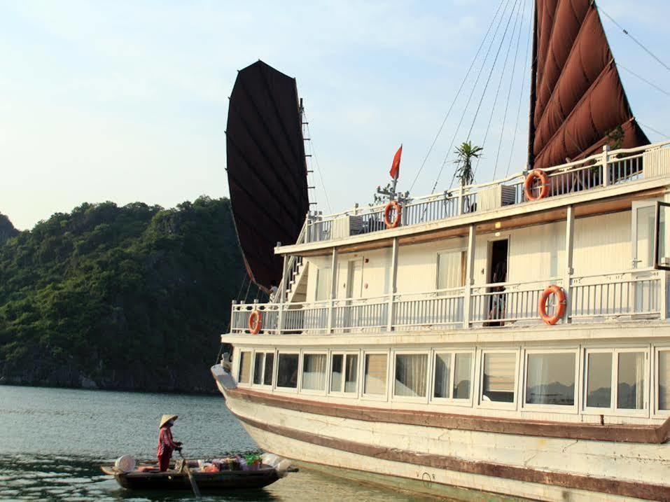 Halong Legacy Cruise Hotell Ha Long Exteriör bild