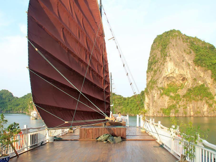 Halong Legacy Cruise Hotell Ha Long Exteriör bild